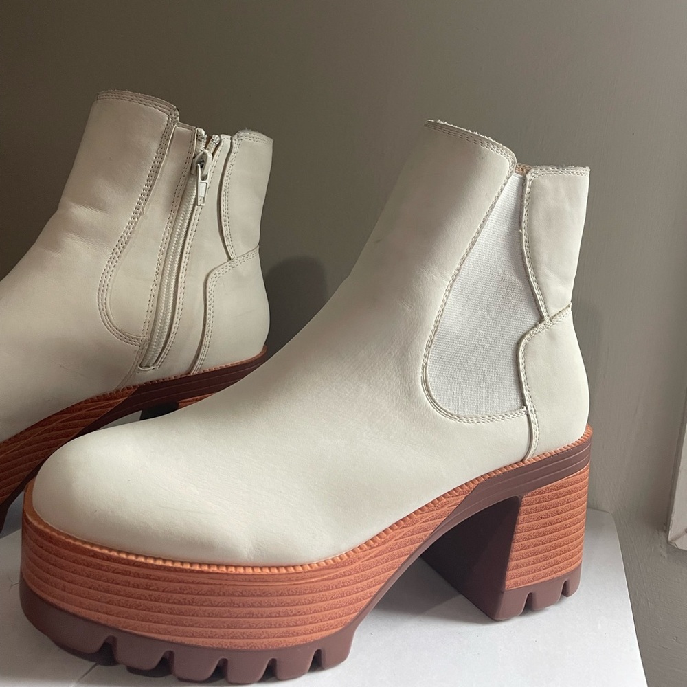 White platform boots size 7
